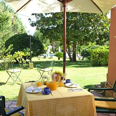 Isabella Country House, Γουβιά